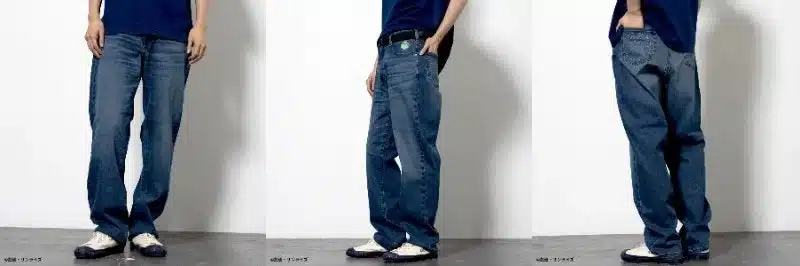 M66モデルのブルージーンズを着用した男性