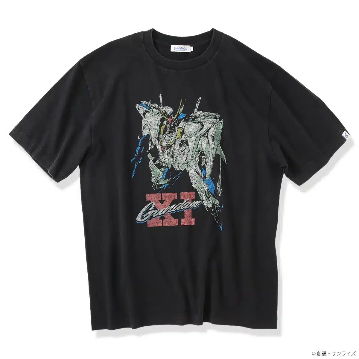 黒いTシャツの中央にガンダムのようなロボットのイラストと「Gundam XI」の文字がデザインされています。人気アニメのキャラクターアパレル商品です。