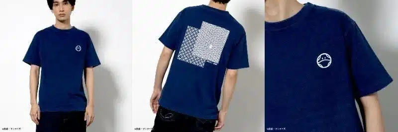 男性モデルがネイビーのTシャツを着用