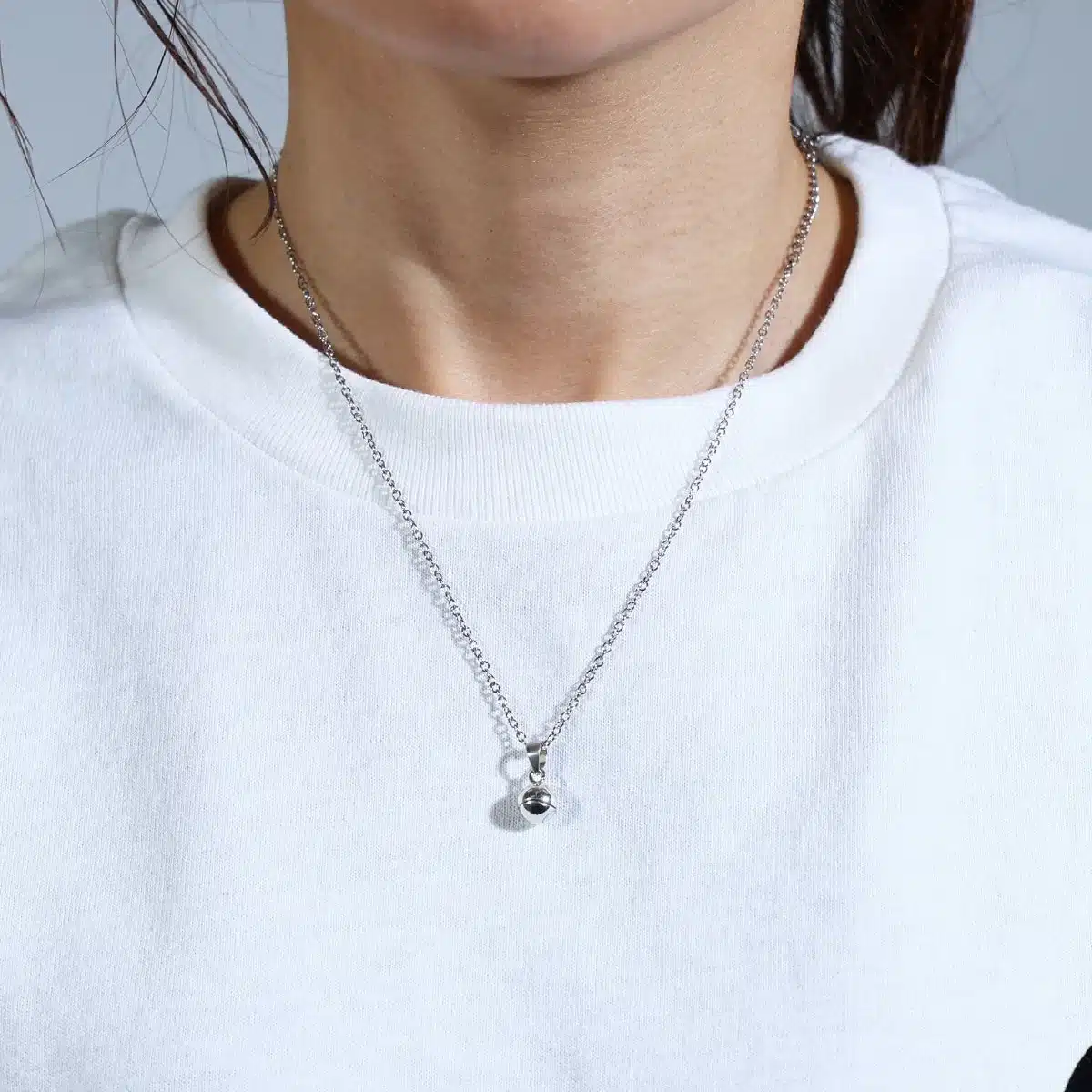 ハロフェイスネックレス着用イメージ