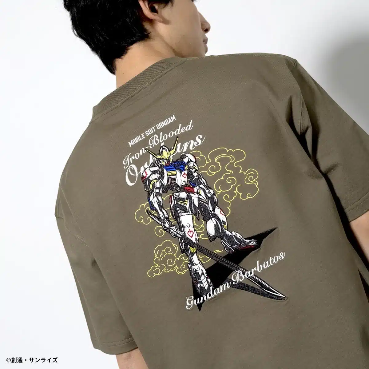 ガンダム・バルバトス刺繍Tシャツ着用イメージ