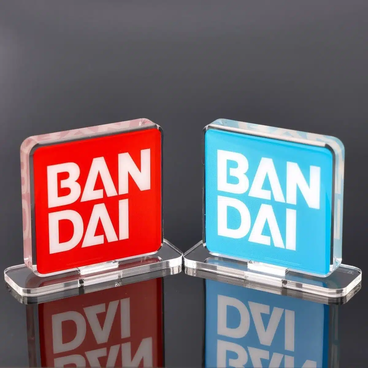 BANDAIロゴ アクリルディスプレイ