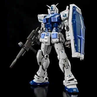白と青のガンダムプラモデル