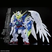 透明なクリアパーツで構成されたウイングガンダムのプラモデル