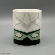 ガンダムシリーズのキャラクターの顔をモチーフにしたデザインのマグカップ