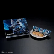 ガンダムのイラストが描かれた箱と個包装されたチョコレートチップクッキー
