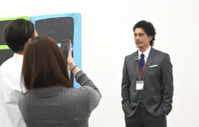 インタビューに応じる伊藤英明氏